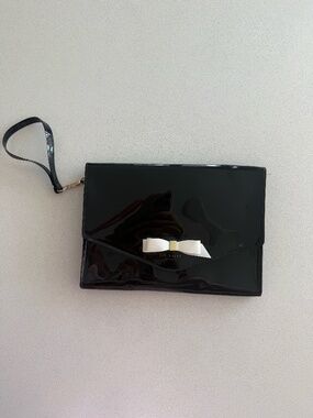 Ted Baker London Black Patent Leather Envelope Clutch | White Bow | Wristlet